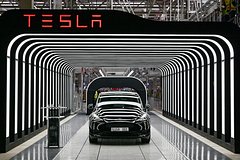 Владелец Tesla пожаловался на дорогой ремонт автомобиля